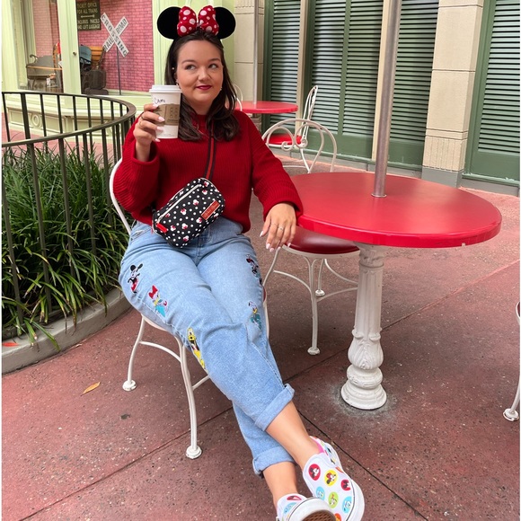 Meet your Posher, Cami - Picture 2 of 5